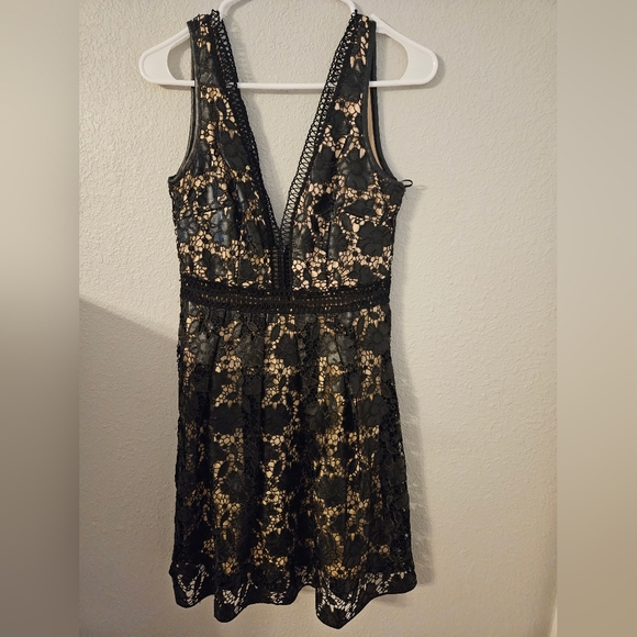 Black lace formal dress - Picture 1 of 5